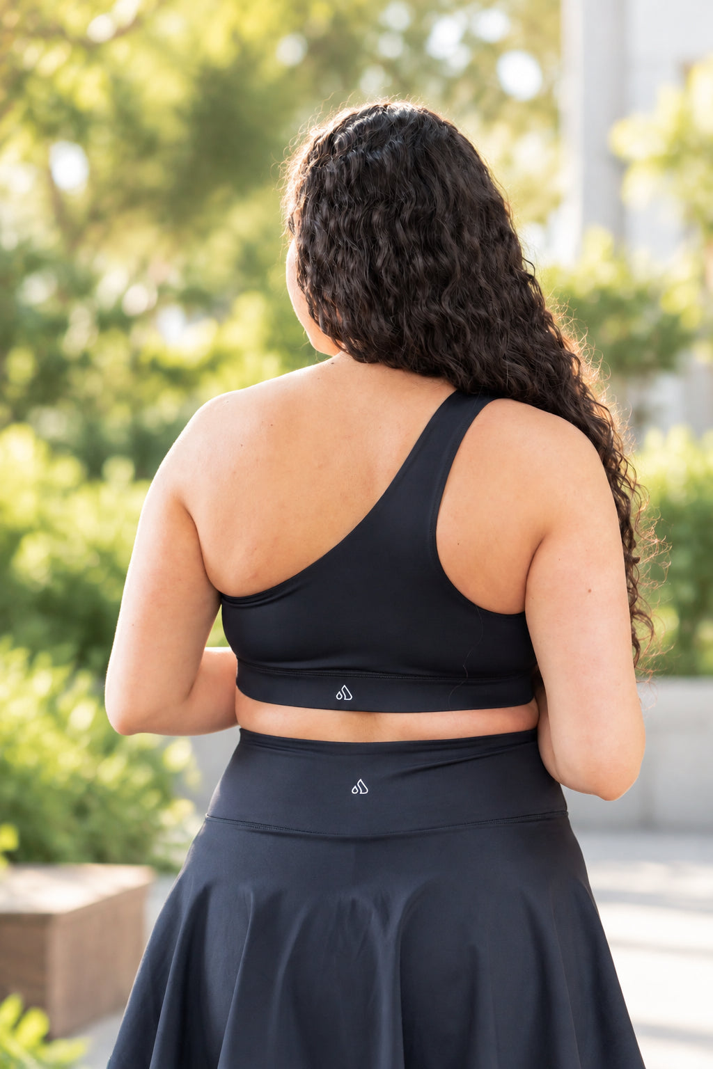 GRAVITY rise asymmetrical sports bra